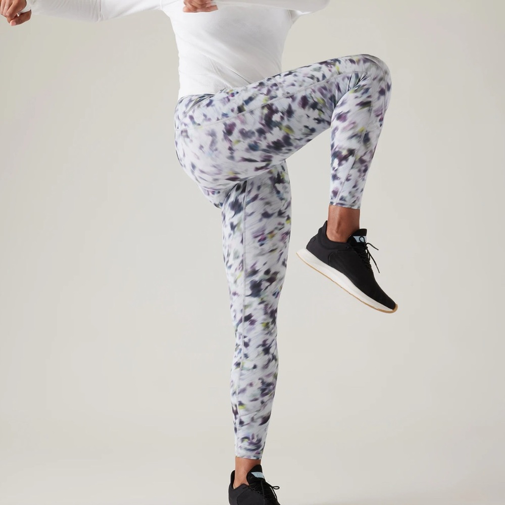 🌟🌟🌟ATHLETA🌟🌟🌟 
Silver, White Activewear Set - Picture 2 of 14